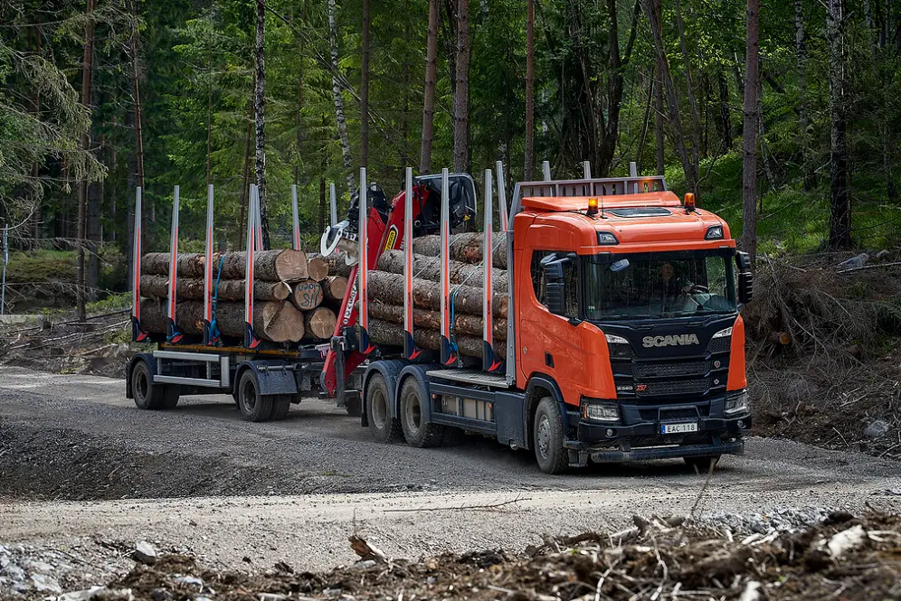 Fleet maintenance system untuk industri kehutanan